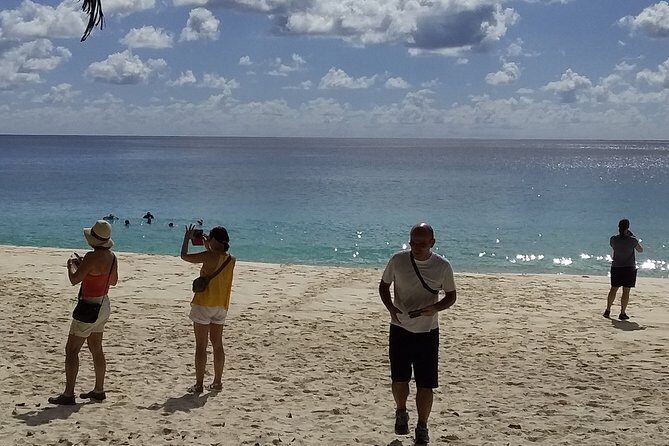 Beach hopping Tour on Mahe Seychelles - Getting there: pickup, minivan comfort, and a start at 9:30 am