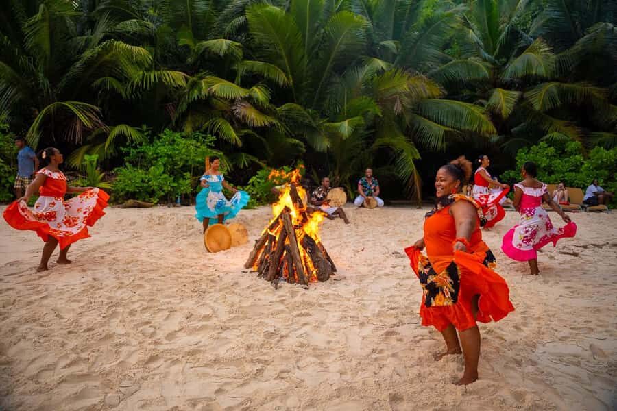Cap Lazare: Discovery of Seychelles' Traditional Culture - Taste the island’s Creole flavors: juice and Toddy (Kalou)