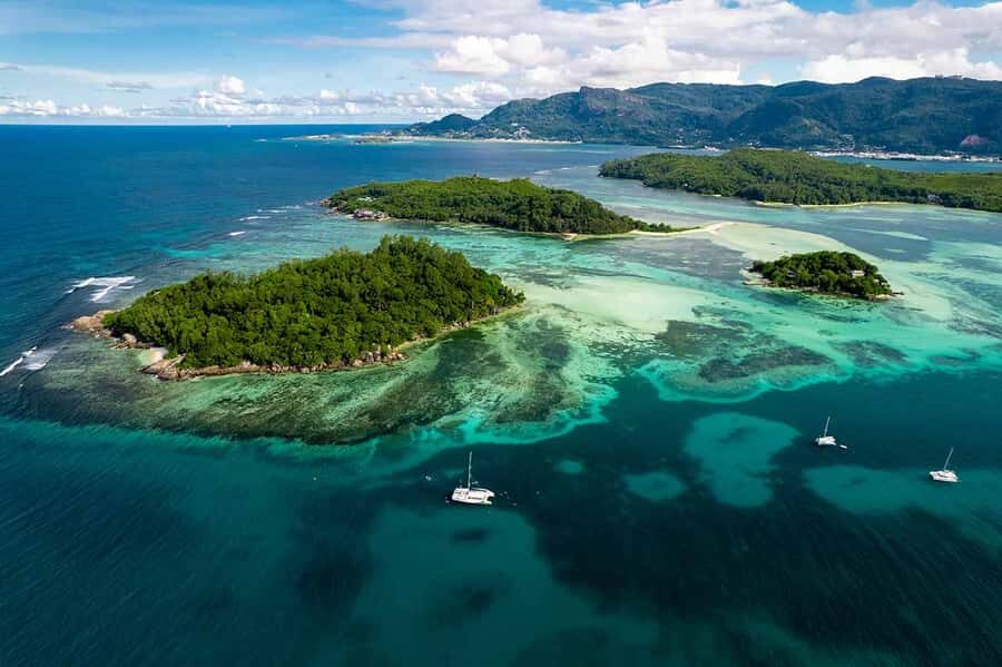 Mahé: Saint-Anne Marine Park and Moyenne Island Cruise - Creole lunch: what’s included and how to plan for drinks