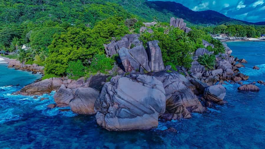 Praslin: Curieuse & St Pierre Island Day Trip with Barbecue - Giant tortoises at the sanctuary plus a Creole beach BBQ
