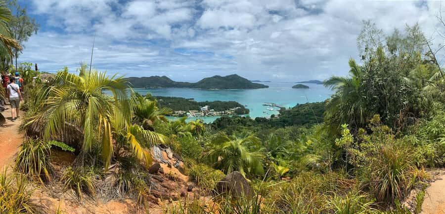 Praslin: Vallée de Mai and Anse Lazio Beach Full-day Tour - Vallée de Mai Nature Reserve: walking under coco de mer palms