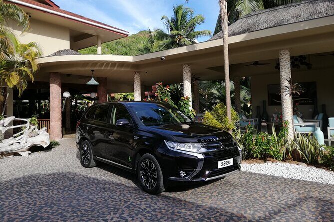 Private Transfer from PRASLIN Ferry Terminal - Meeting Your Driver at the Praslin Ferry Harbour (Name Card Included)
