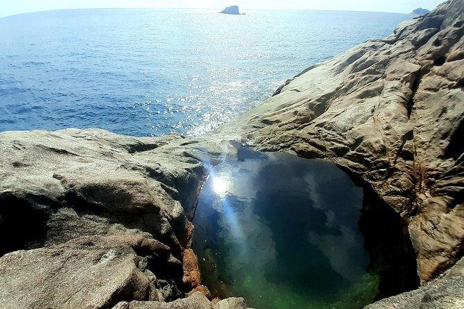Rock Pool, dreamlike & unique experience | Mahé | Private hike | - The hike: short distance, real terrain (plan for steps and grip)