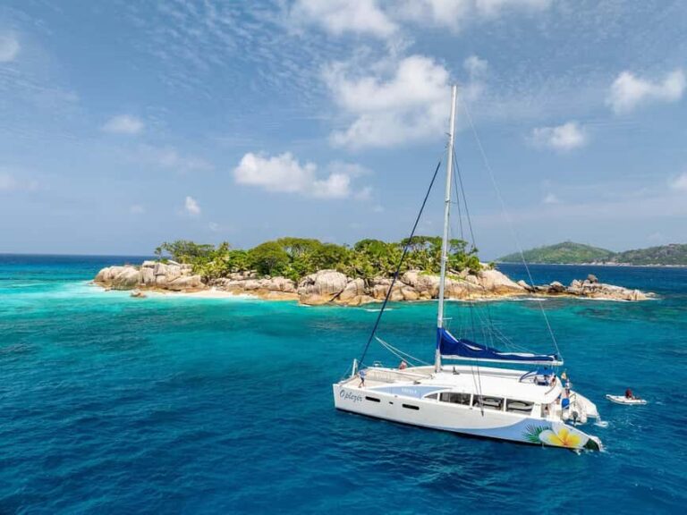 Sister, Coco, and Felicite Island: Seychelles Catamaran Tour - On the Oplezir catamaran: space, crew vibes, and practical comfort