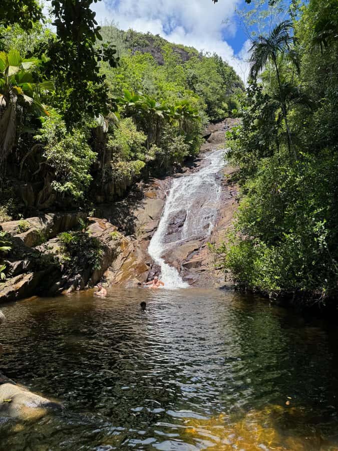 Victoria: Seychelles Mahe Island Tour - Shopping and a little culture, without turning the day into a checklist